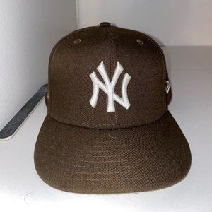 New Era - NY Yankees Fitted Cap - Irish Coffee Collection Size 7 1/4